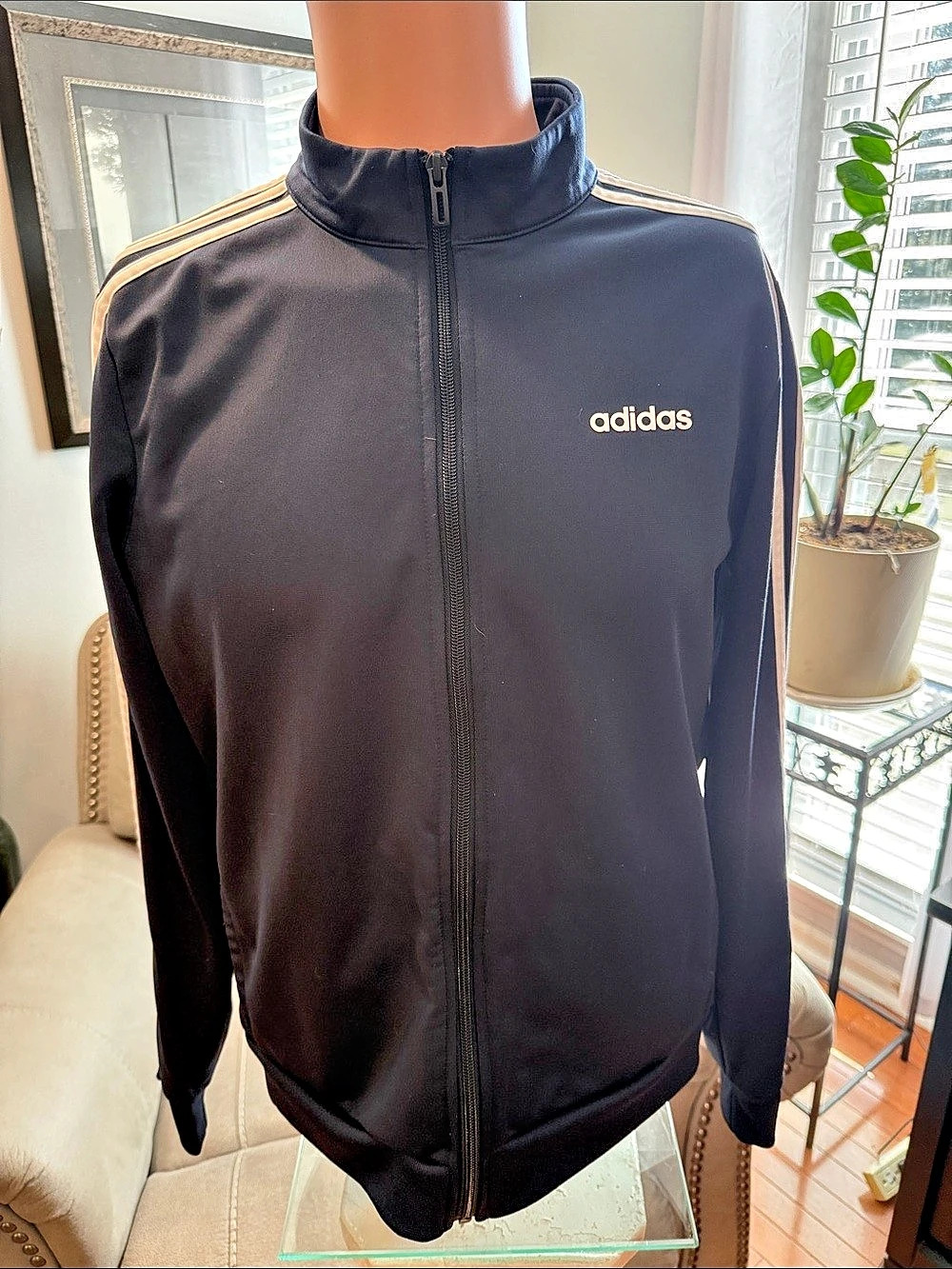 adidas Track Jacket in Black Size Large Like New